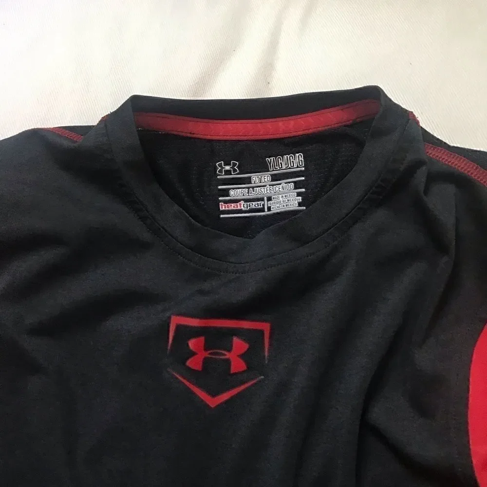 Under Armour boys sports T-shirt size L
